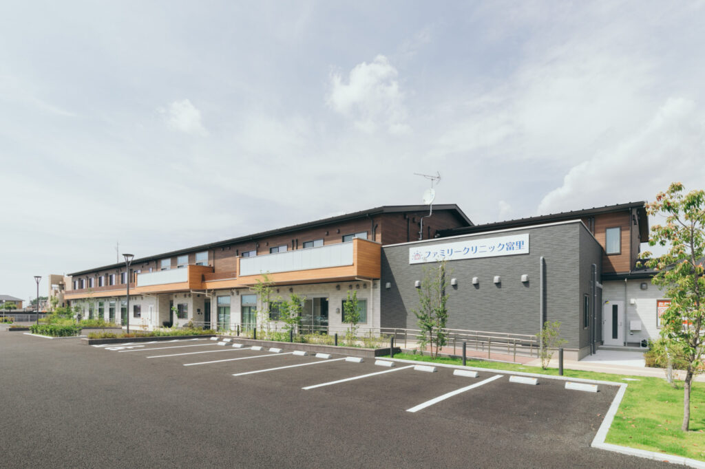 クリニックに介護施設や訪問看護ステーションを併設した複合型医療福祉施設